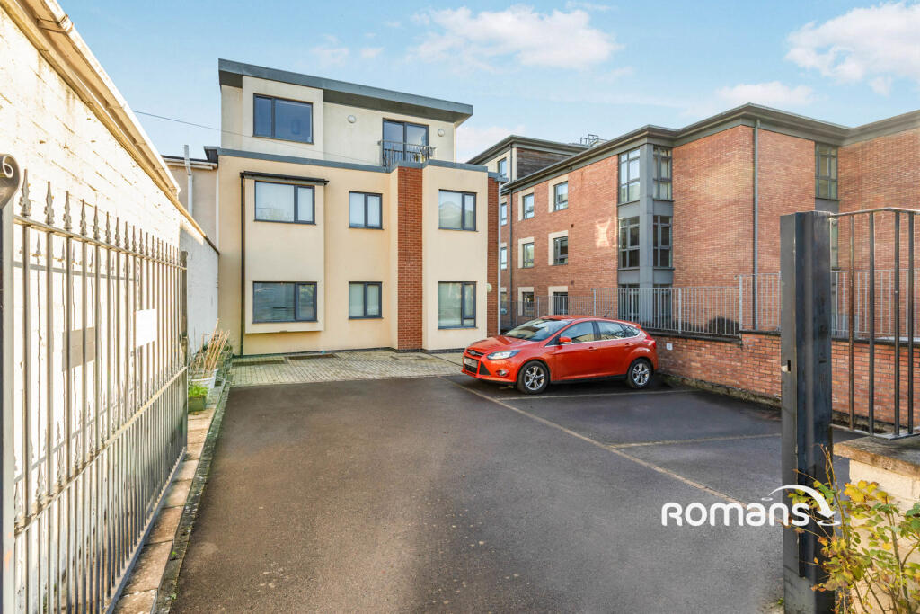 Main image of property: Gilda Parade, Bristol, Somerset, BS14