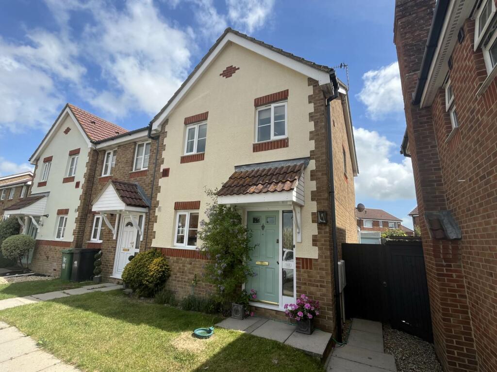 3 bedroom end of terrace house for sale in Ditchling Close, Eastbourne