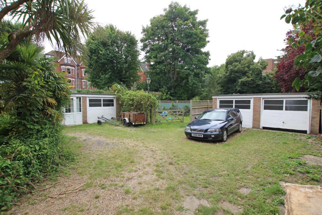 Additional property image - Grassington Road, Eastbourne, BN20 7BJ