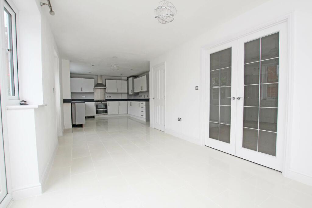 Additional property image - Buckingham Gardens, Polegate, BN26 6FT