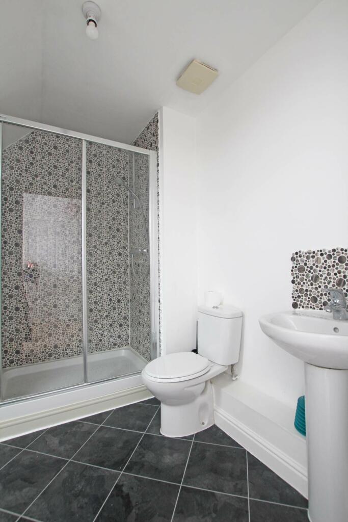 Additional property image - Buckingham Gardens, Polegate, BN26 6FT