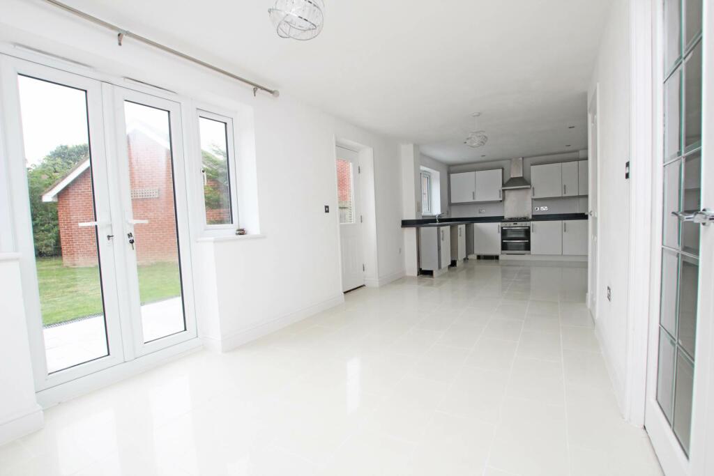 Additional property image - Buckingham Gardens, Polegate, BN26 6FT