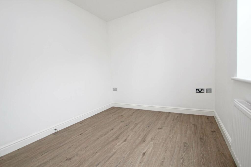 Additional property image - Buckingham Gardens, Polegate, BN26 6FT
