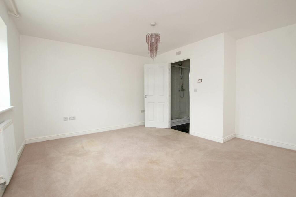Additional property image - Buckingham Gardens, Polegate, BN26 6FT