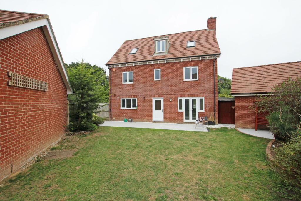 Additional property image - Buckingham Gardens, Polegate, BN26 6FT