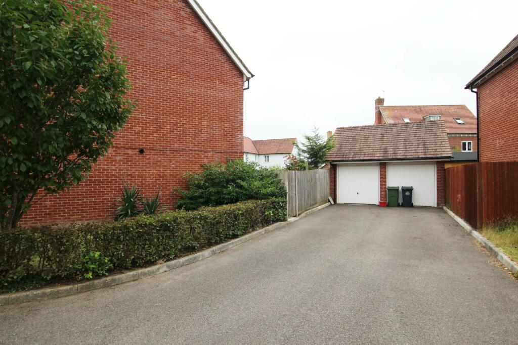 Additional property image - Buckingham Gardens, Polegate, BN26 6FT