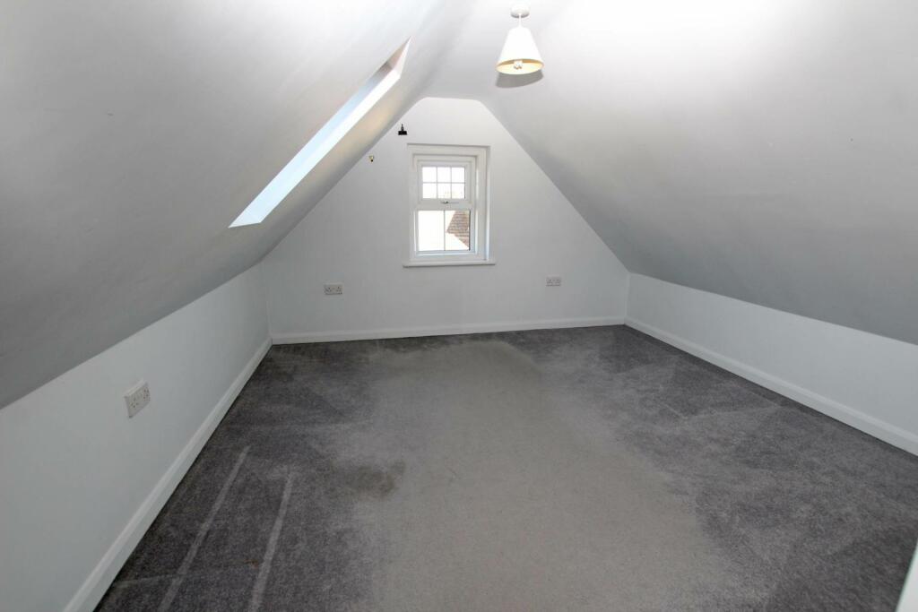 Additional property image - Royal Parade, Eastbourne, BN22 7JY