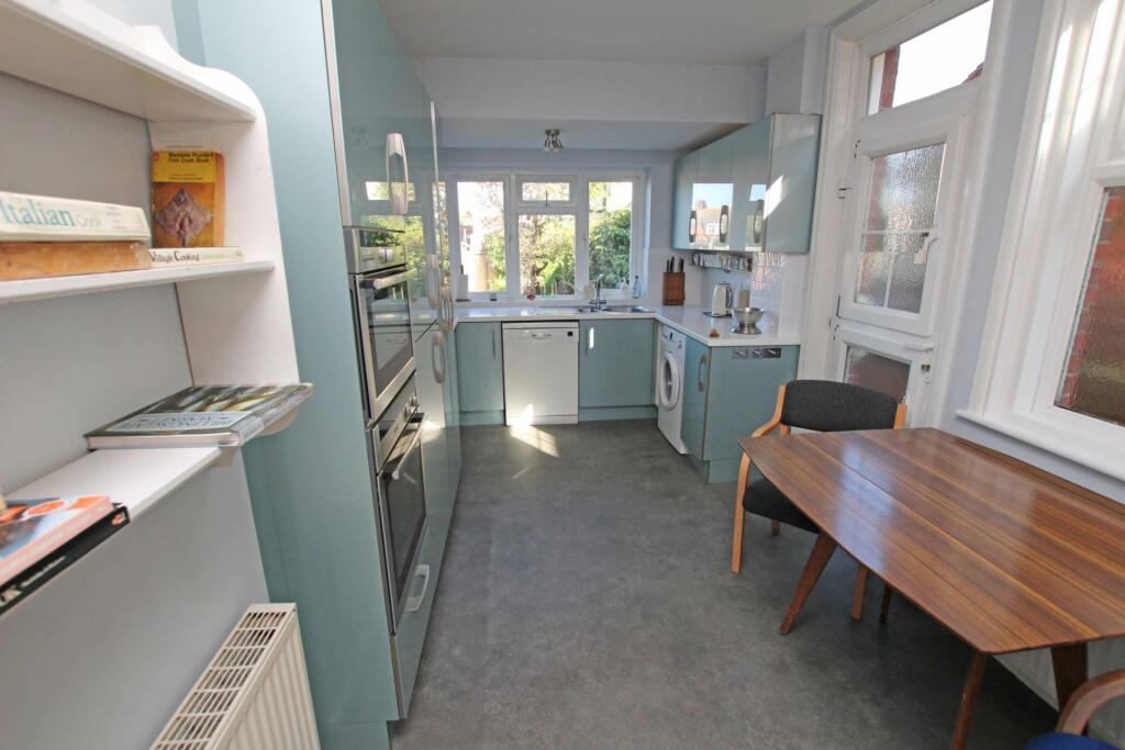 Additional property image - Royal Parade, Eastbourne, BN22 7JY