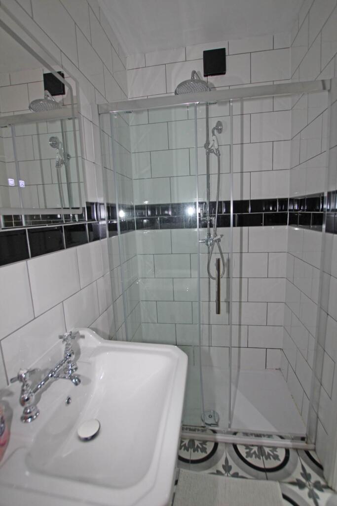 Additional property image - South Cliff Avenue, Eastbourne, BN20 7AH