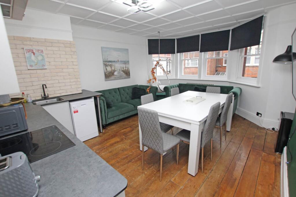 Additional property image - South Cliff Avenue, Eastbourne, BN20 7AH