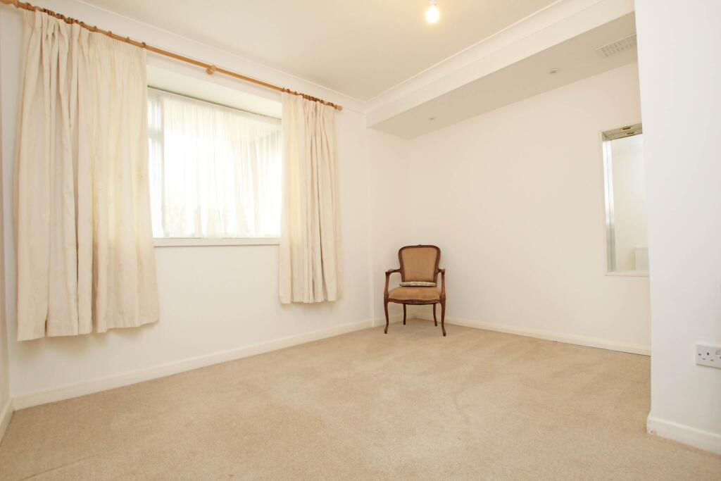 Additional property image - Grange Gardens, Eastbourne, BN20 7DA