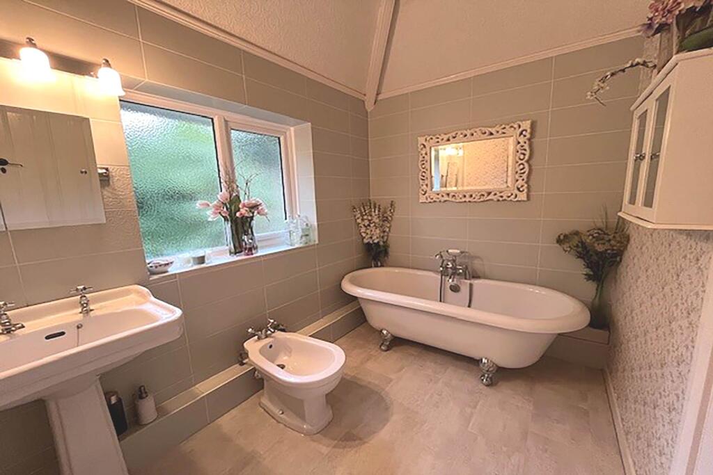 Additional property image - Pashley Road, Eastbourne, BN20 8EA