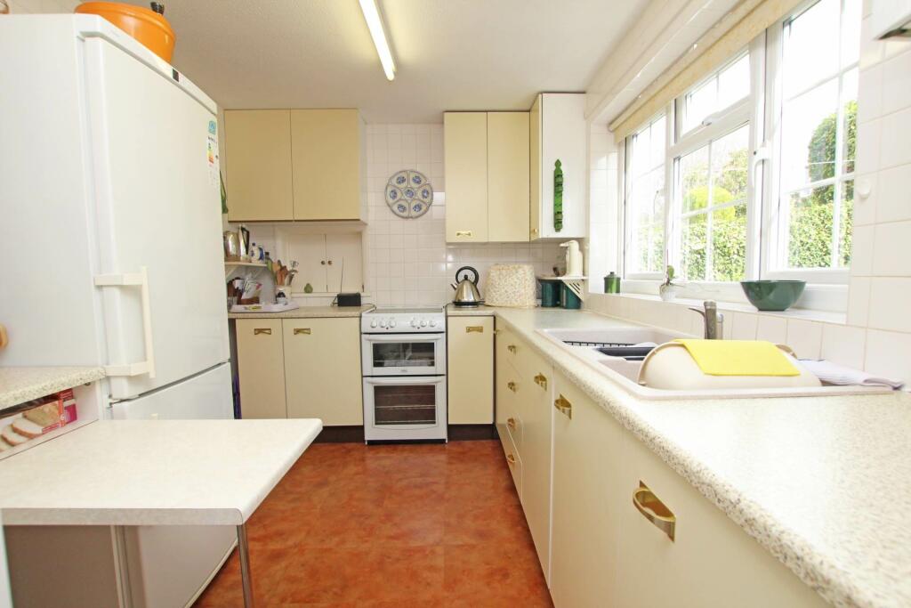 Additional property image - Long Acre Close, Eastbourne, BN21 1UF