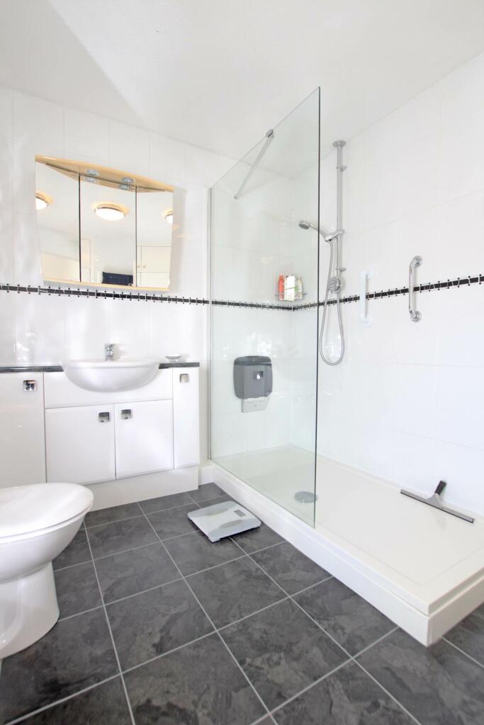Additional property image - Long Acre Close, Eastbourne, BN21 1UF