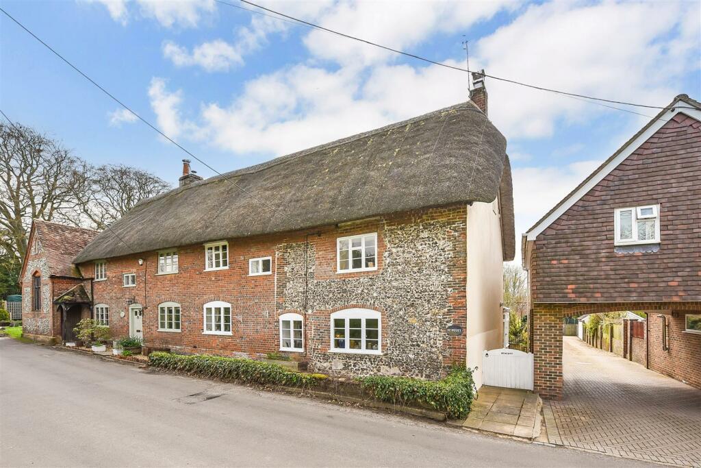 4 bedroom semidetached house for sale in Monxton, Andover, SP11