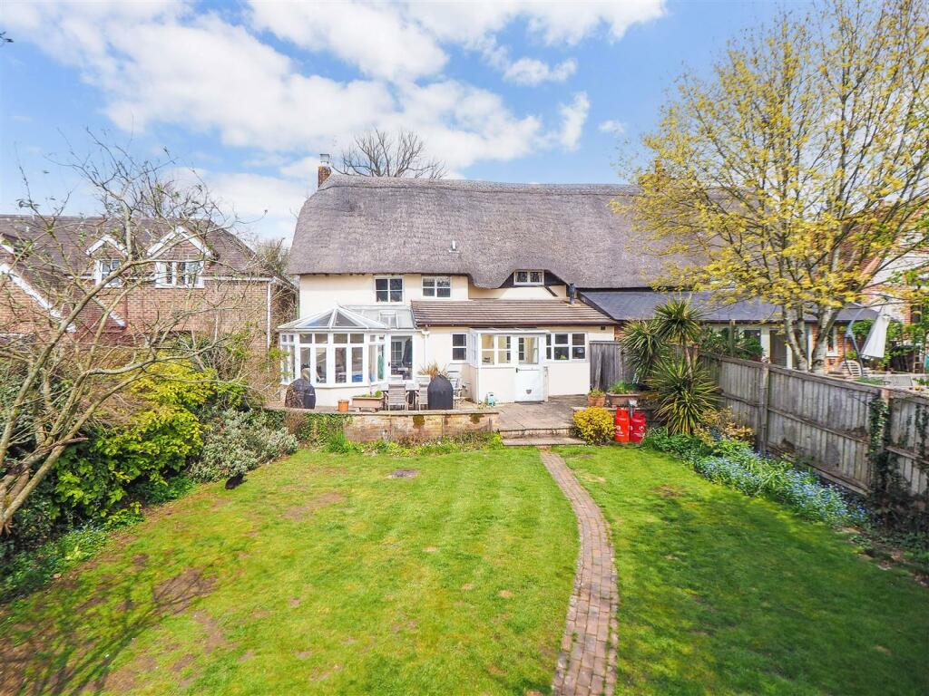 4 bedroom semidetached house for sale in Monxton, Andover, SP11