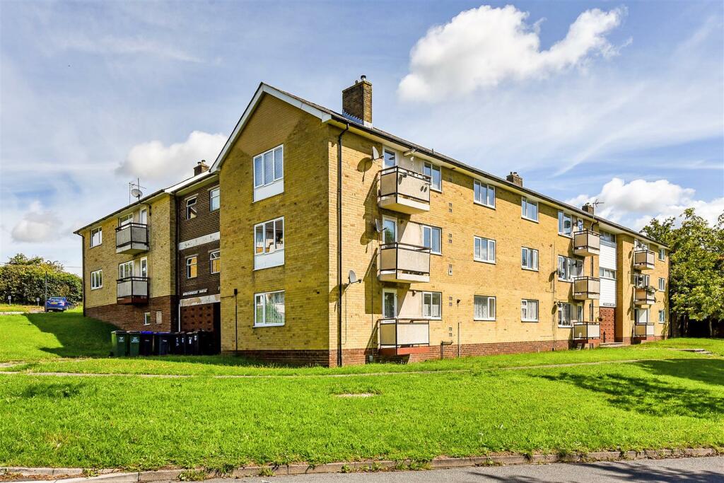 2 bedroom house for sale in Sidbury Circular Road, Tidworth, SP9