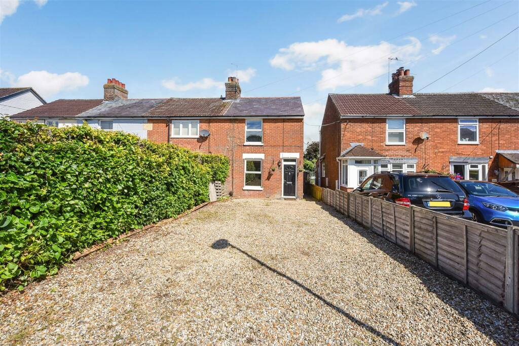 2 bedroom end of terrace house for sale in Vigo Road, Andover, SP10