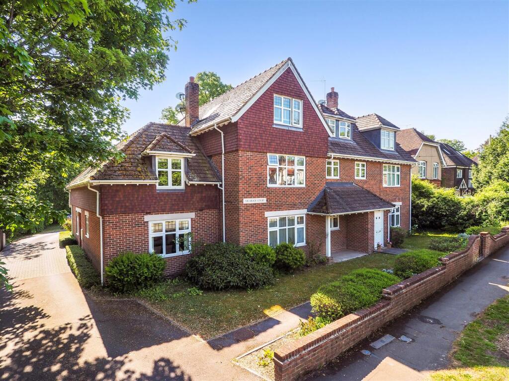 Main image of property: The Avenue, Andover