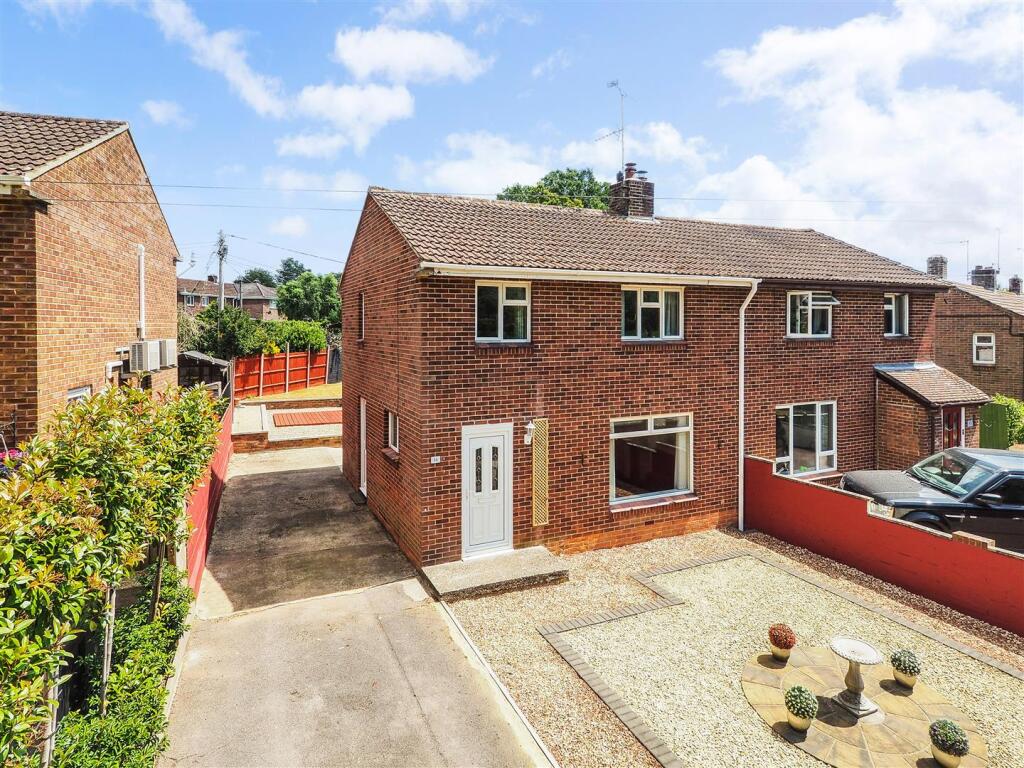 3 bedroom semi-detached house