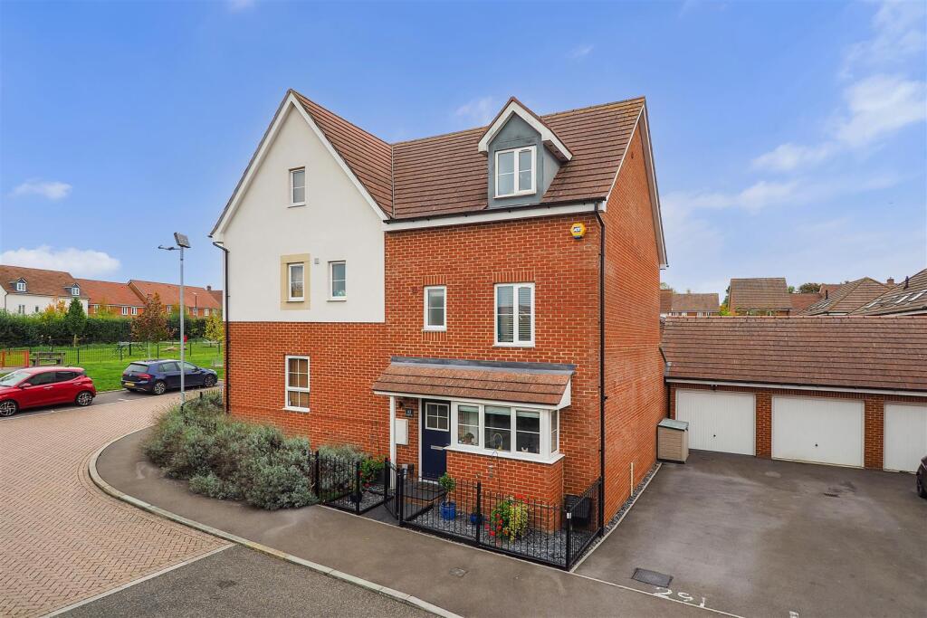 4 bedroom town house