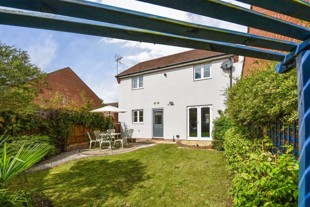 3 bedroom detached house for sale in Romney Road, Andover, SP11