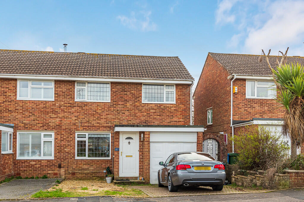 3 bedroom semidetached house for sale in Harkwood Drive, Hamworthy, BH15