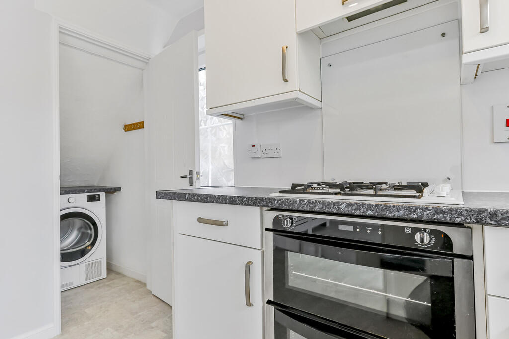 Additional property image - Twin Oaks Close, Broadstone