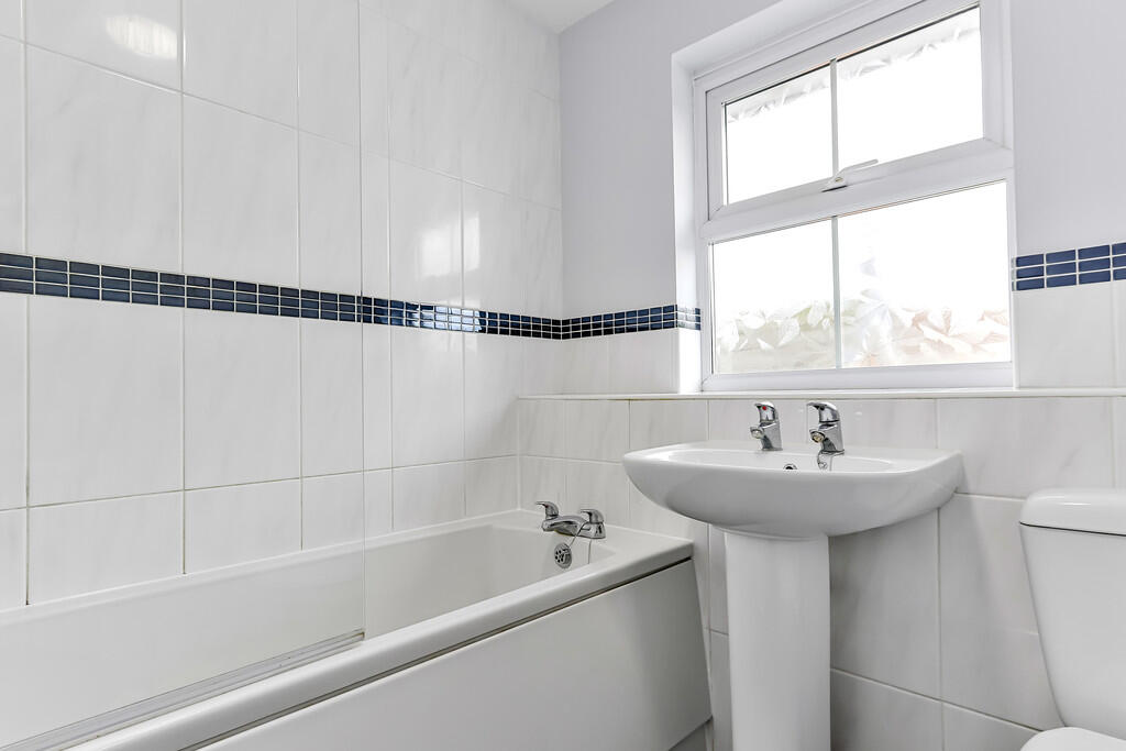Additional property image - Twin Oaks Close, Broadstone