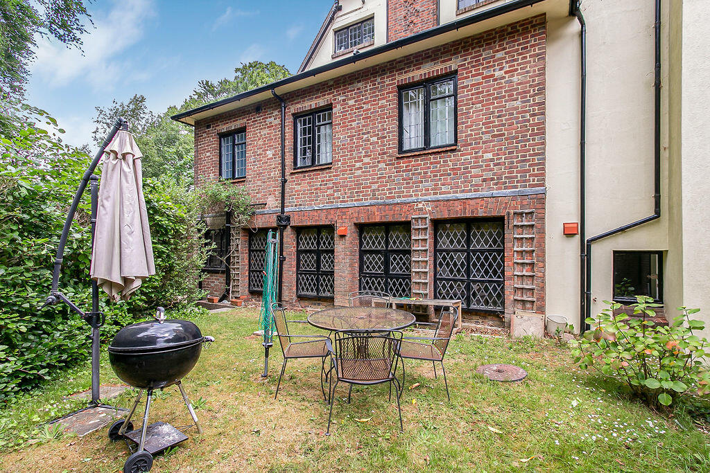 Main image of property: Hermitage Road