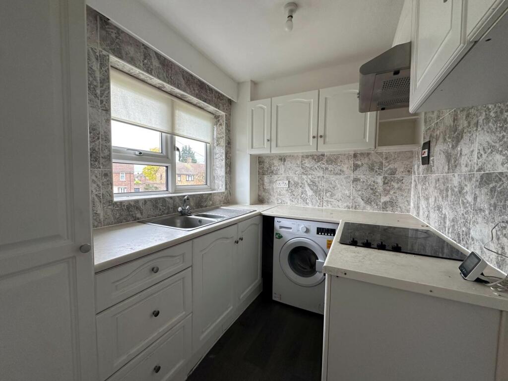 Additional property image - Beacon Road, Slade Green   ** VIDEO & 3D FLOORPLAN AVAILABLE **