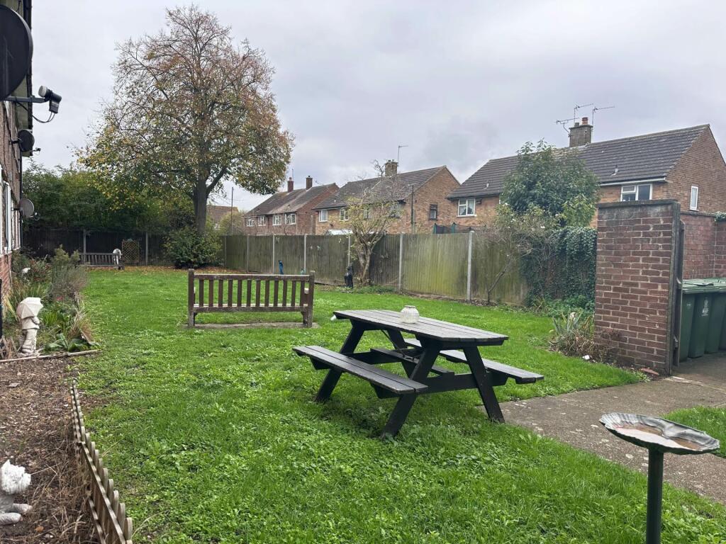 Additional property image - Beacon Road, Slade Green   ** VIDEO & 3D FLOORPLAN AVAILABLE **