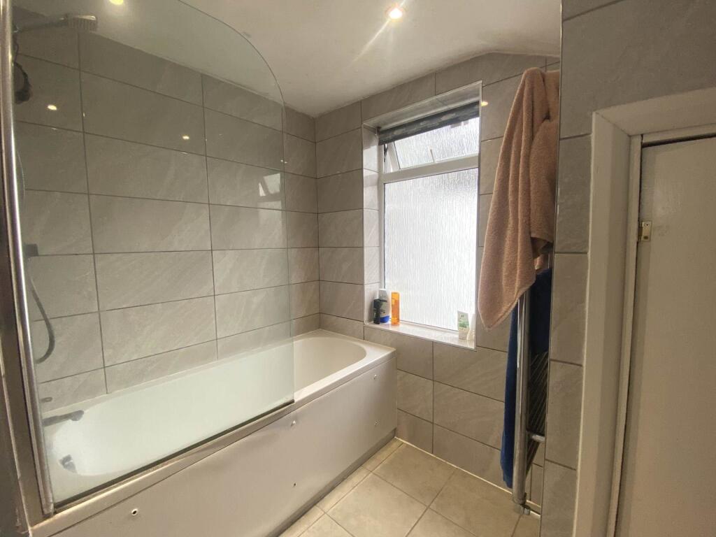 Additional property image - Brook Street, Erith  ** VIDEO & 3D FLOORPLAN AVAILABLE **