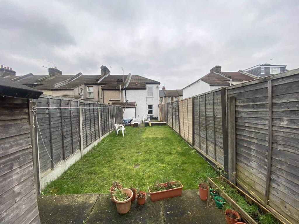 Additional property image - Brook Street, Erith  ** VIDEO & 3D FLOORPLAN AVAILABLE **