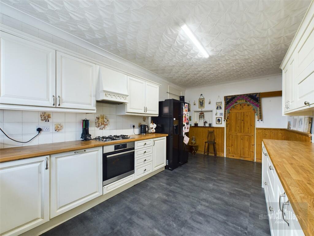 Additional property image - Oakland Road, Dovercourt, Harwich, CO12