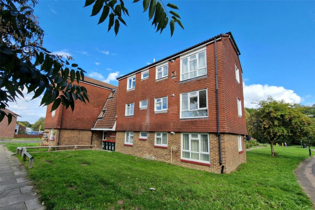 1 bedroom apartment for sale in Padstow Walk, Bewbush, Crawley, West