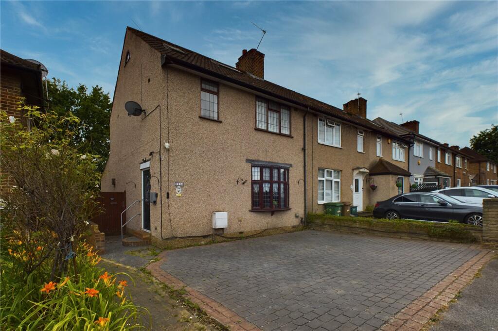 4 bedroom end of terrace house for sale in Middleton Road, Carshalton