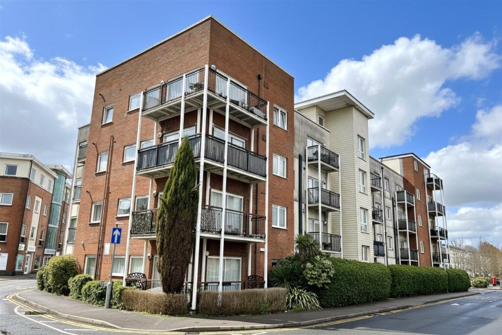 Main image of property: Canalside, Merstham, Redhill, Surrey, RH1