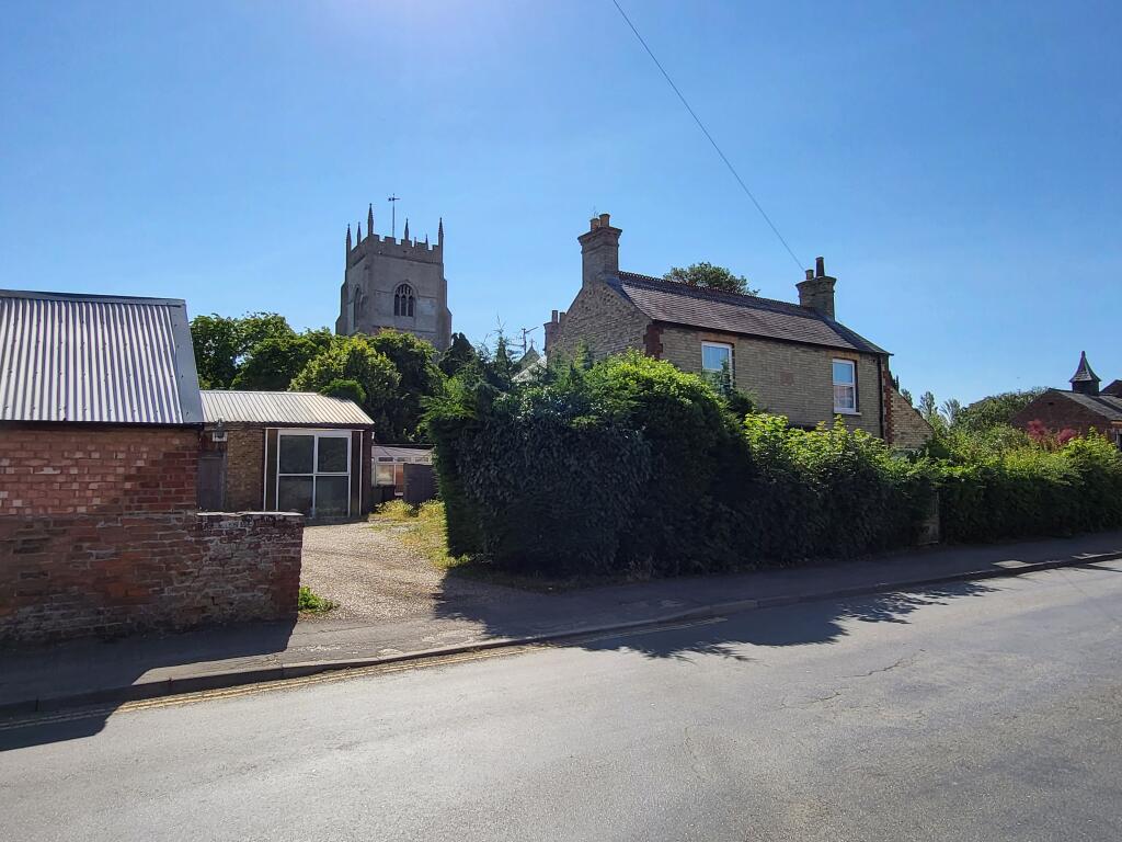 3 bedroom character property for sale in Churchgate Way, Terrington St