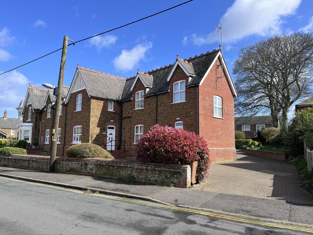 2 bedroom flat for sale in Homefields Road, Hunstanton, PE36