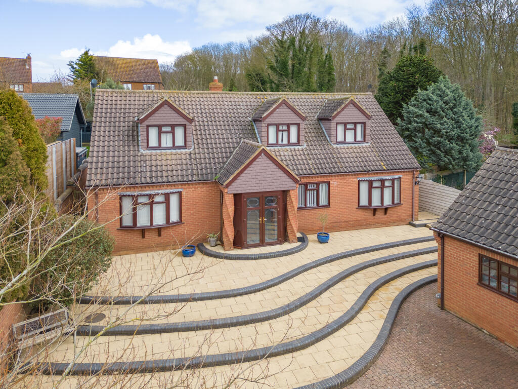 Main image of property: Robin Hill, Heacham