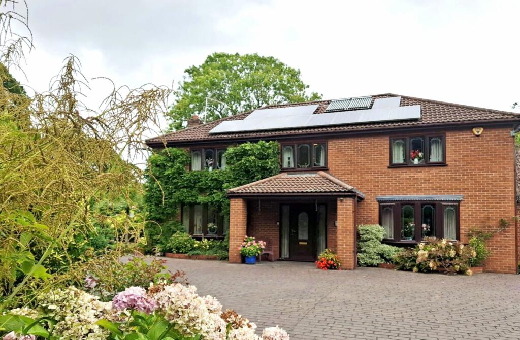 Main image of property: Moat House, Crimplesham