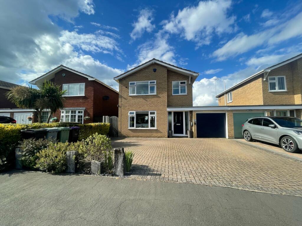 3 bedroom detached house for sale in Stephenson Way, Bourne, PE10