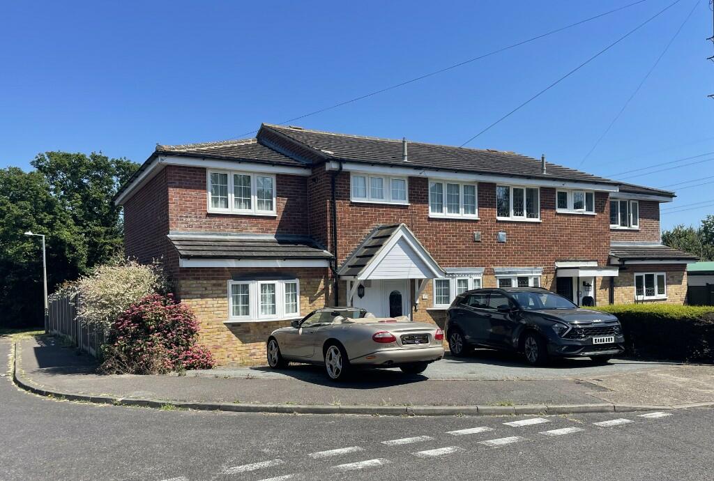 Main image of property: St. Margarets Avenue, Stanford-Le-Hope, Essex, SS17