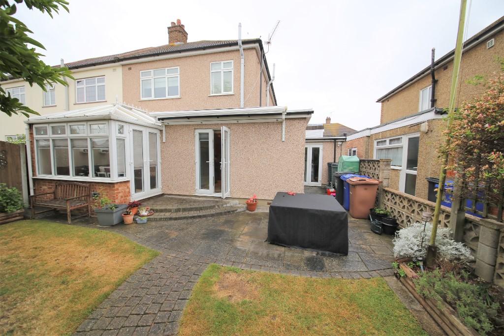 3 bedroom semidetached house for sale in Gordon Road, Grays, Essex, RM16