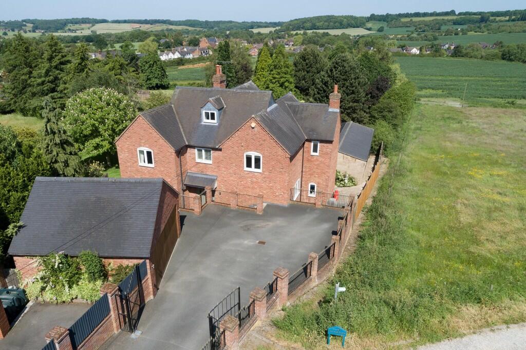 5 bedroom detached house for sale in Church Street, Hartshorne, DE11