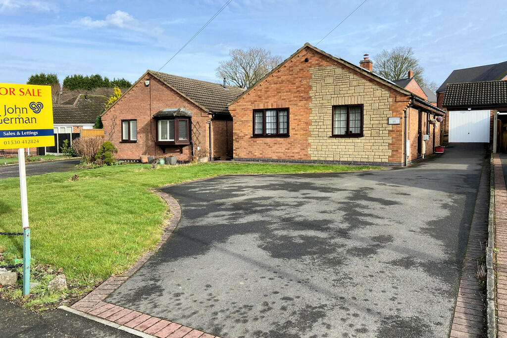 3 bedroom detached bungalow for sale in Rawdon Road, Moira, DE12
