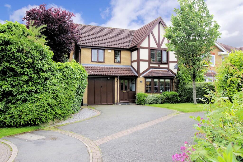4 bedroom detached house for sale in Fairfax Close, AshbydelaZouch, LE65