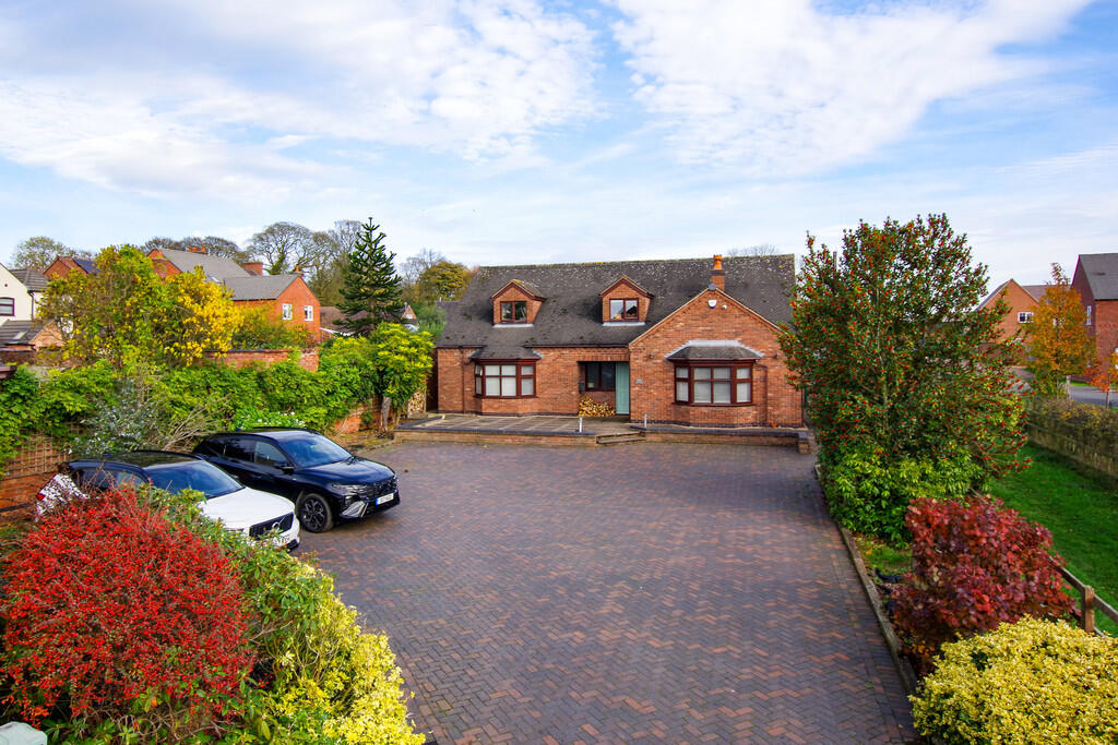 Main image of property: Acresford Road, Overseal