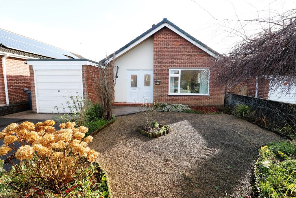 2 bedroom detached bungalow for sale in Woodside, AshbydelaZouch, LE65